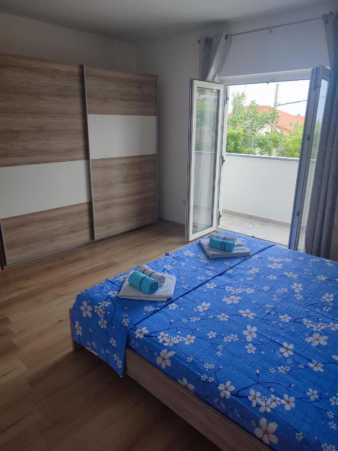 Apartment Valeria Lopar Exteriör bild