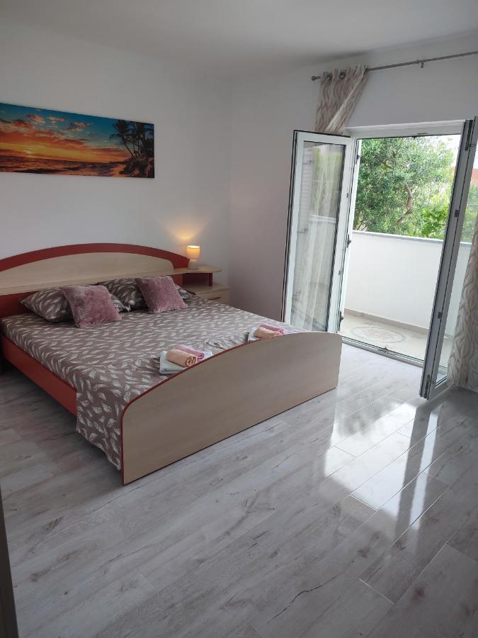 Apartment Valeria Lopar Exteriör bild