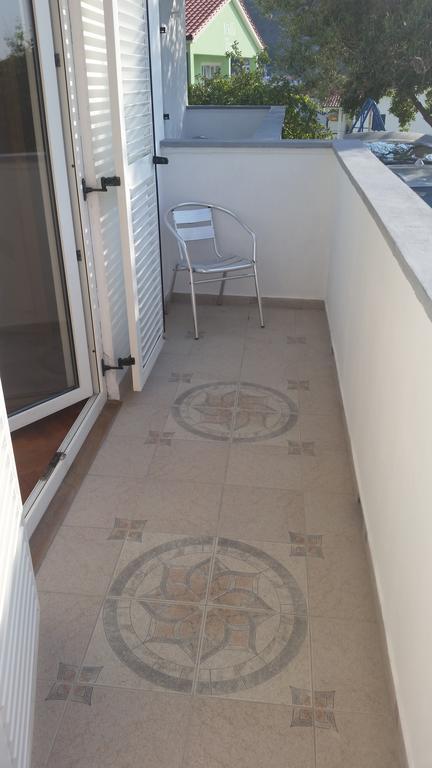 Apartment Valeria Lopar Exteriör bild