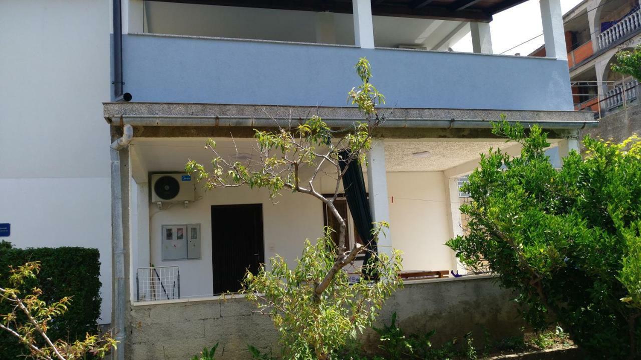 Apartment Valeria Lopar Exteriör bild